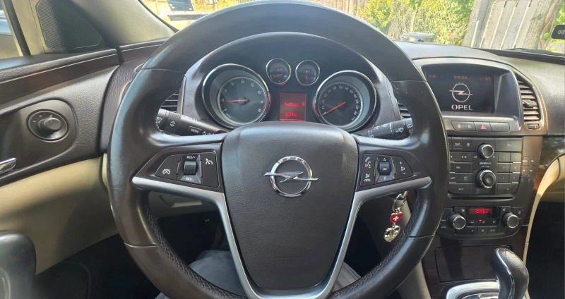 Opel Insignia, снимка 11 - Автомобили и джипове - 53250451