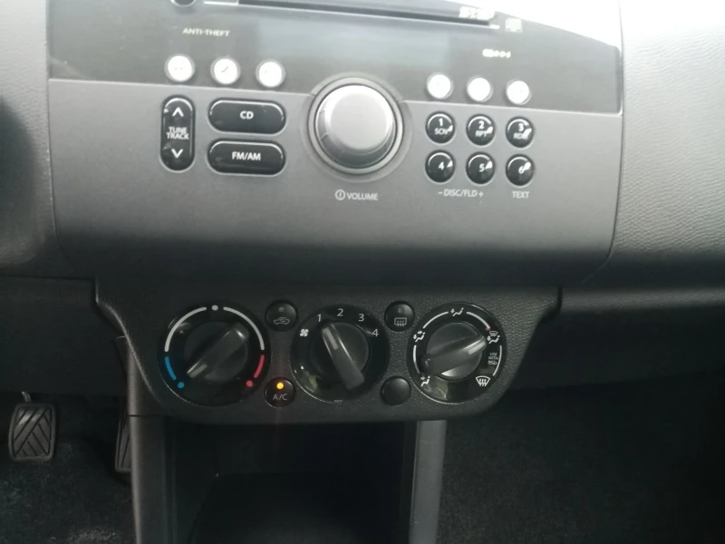 Suzuki Swift  Топ състояние, сервизна история! , снимка 8 - Автомобили и джипове - 53354384