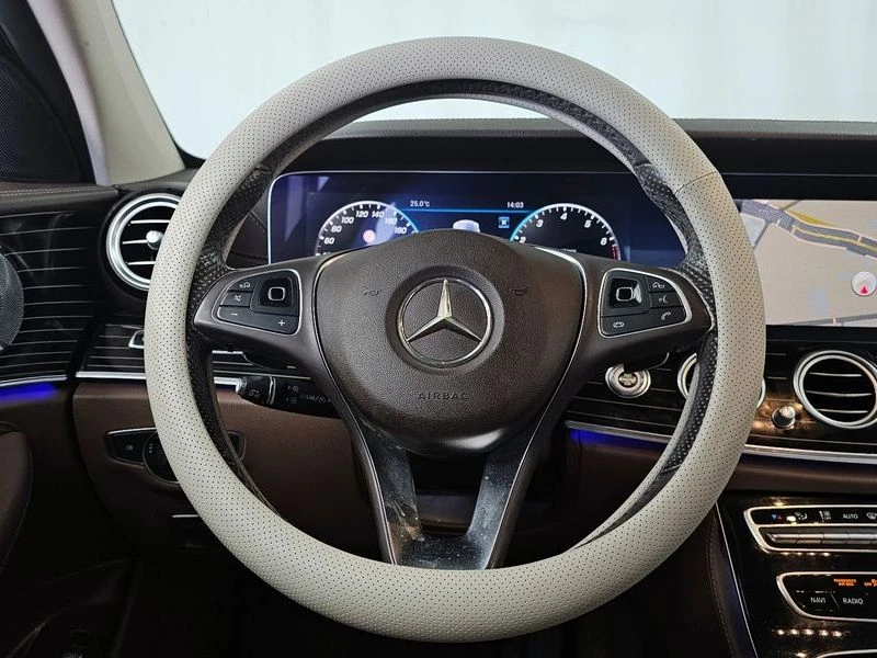 Mercedes-Benz E 400 E400 4MATIC Exclusive| 241к.с.| ВКЛ.ТЕХНОТЕСТ, снимка 13 - Автомобили и джипове - 55123572