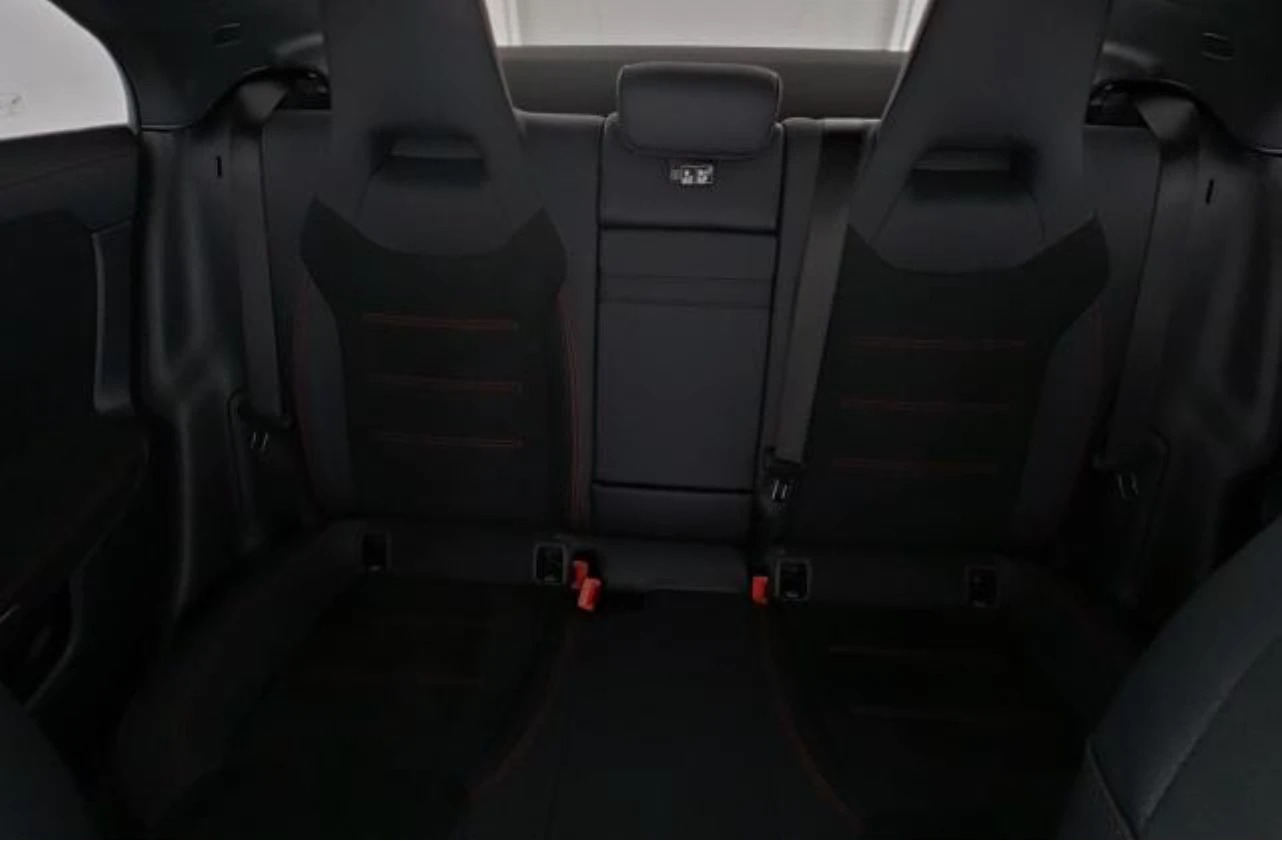 Mercedes-Benz CLA 180 AMG-pack - изображение 10