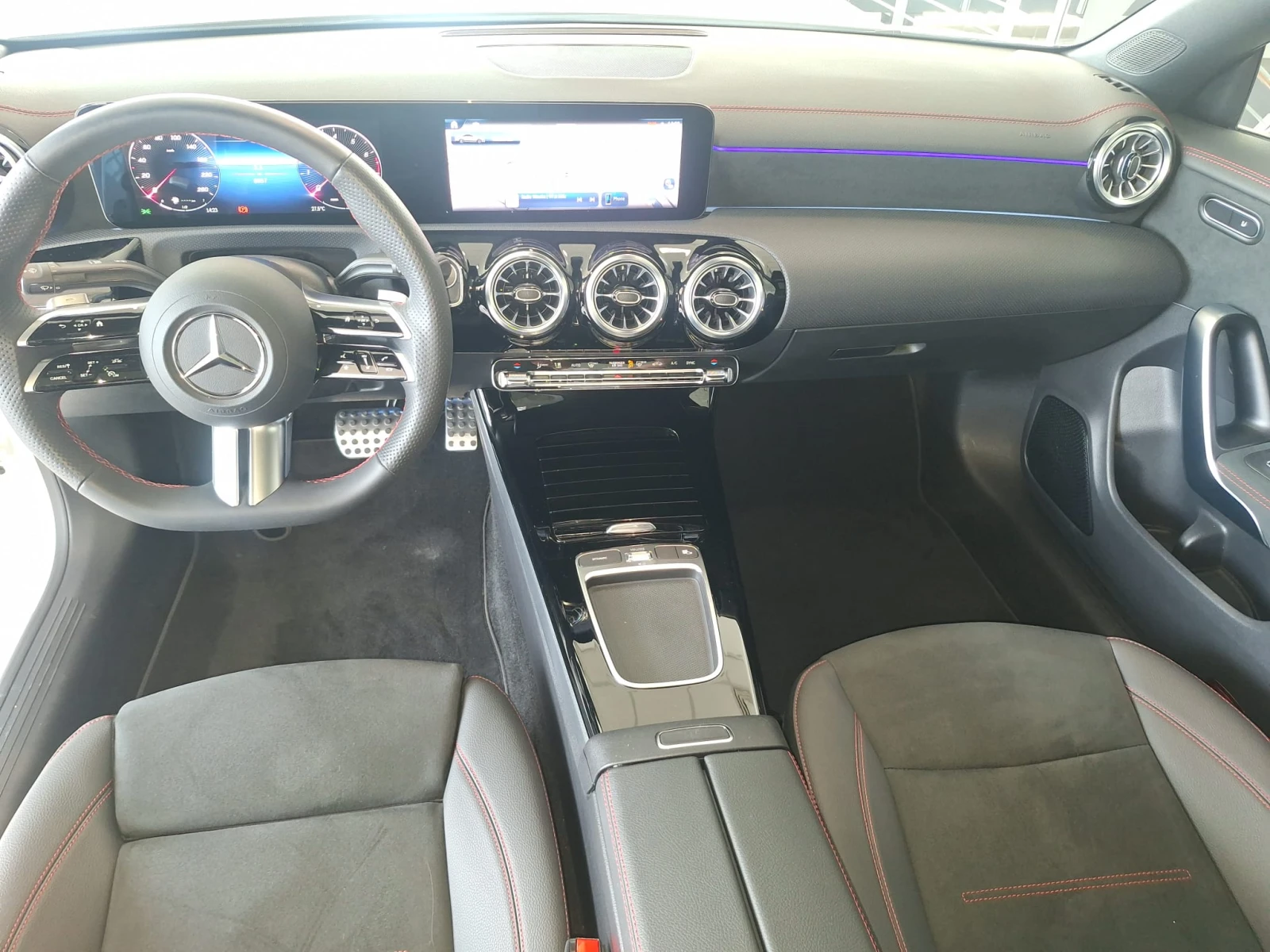 Mercedes-Benz CLA 180 AMG-pack - изображение 10