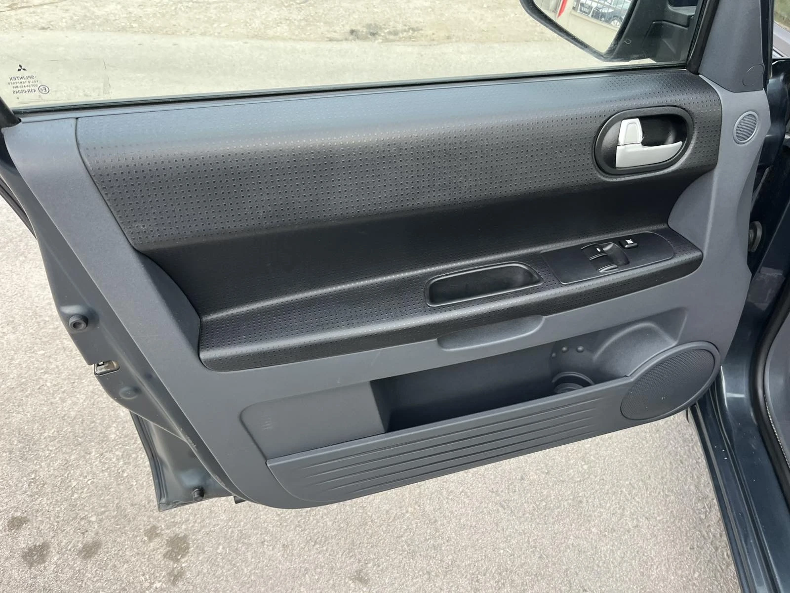 Mitsubishi Colt 1.2i 75кс EURO 4 КЛИМАТИК , снимка 7 - Автомобили и джипове - 53918229