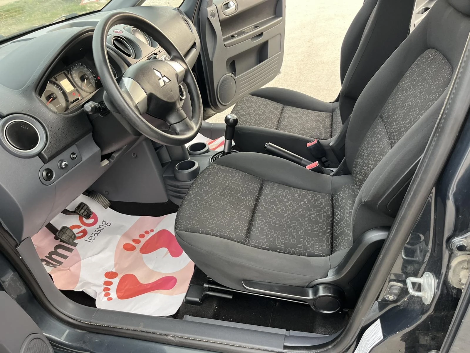 Mitsubishi Colt 1.2i 75кс EURO 4 КЛИМАТИК , снимка 8 - Автомобили и джипове - 53918229