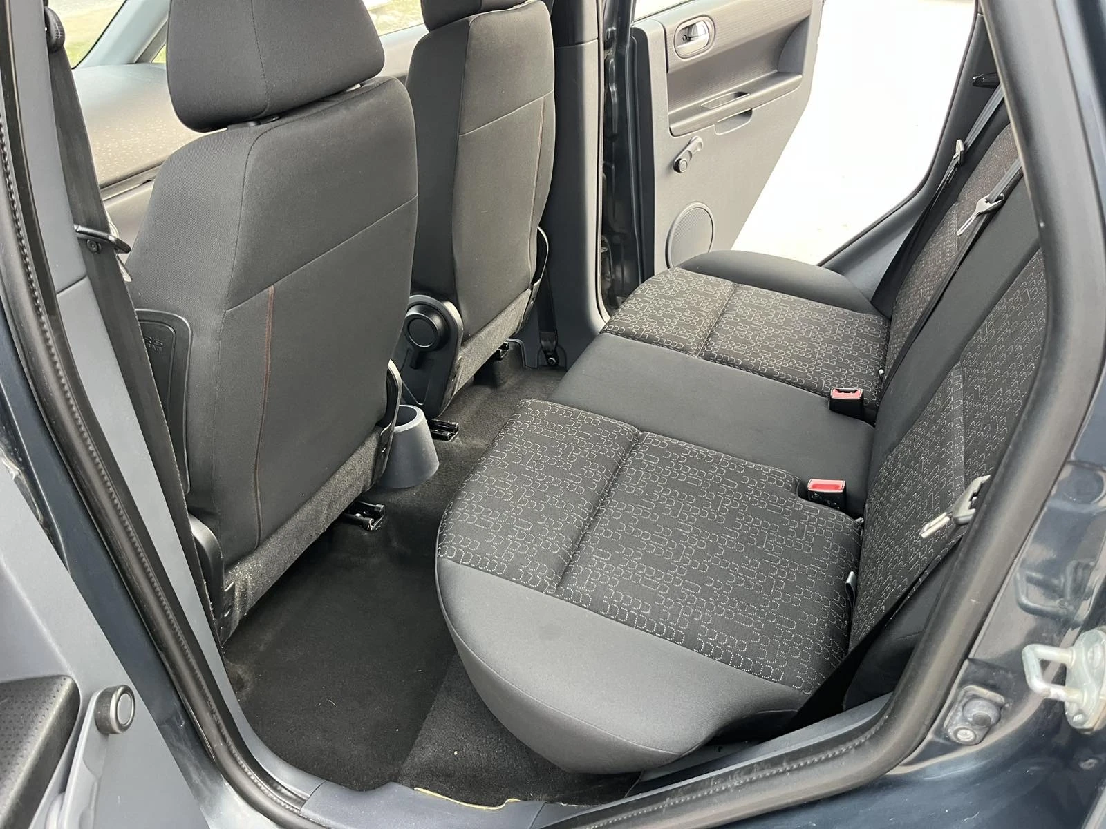 Mitsubishi Colt 1.2i 75кс EURO 4 КЛИМАТИК , снимка 9 - Автомобили и джипове - 53918229