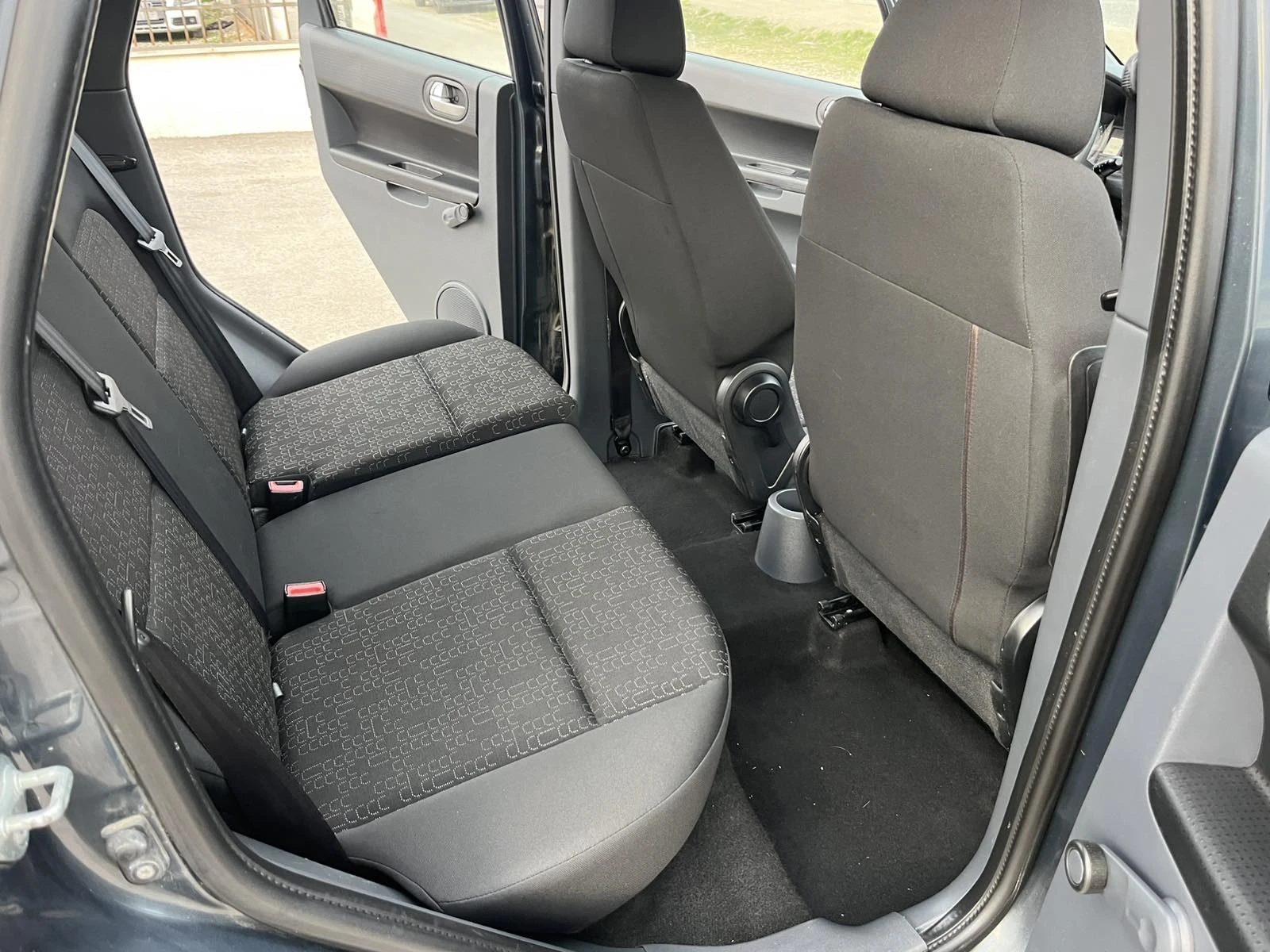 Mitsubishi Colt 1.2i 75кс EURO 4 КЛИМАТИК , снимка 10 - Автомобили и джипове - 53918229