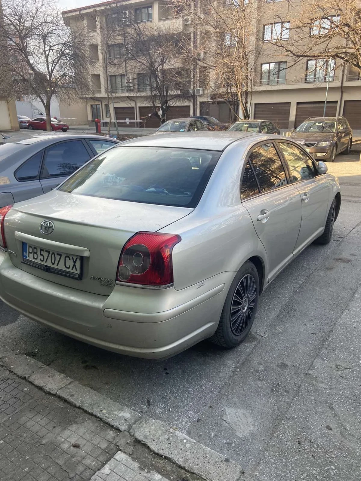 Toyota Avensis 2.0 D4D, снимка 4 - Автомобили и джипове - 53928439