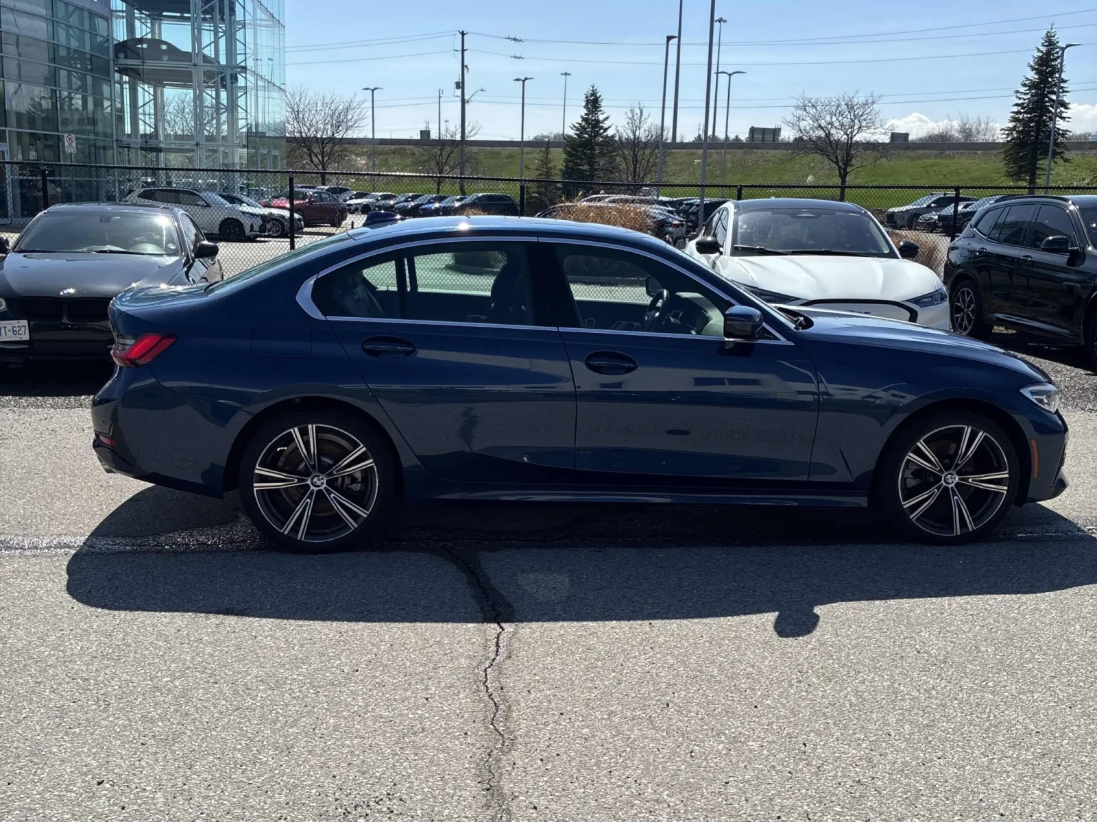 BMW 330 XDRIVE* 360КАМЕРА* LANE* ASSIST* ПОДГРЕВ* , снимка 2 - Автомобили и джипове - 54236265