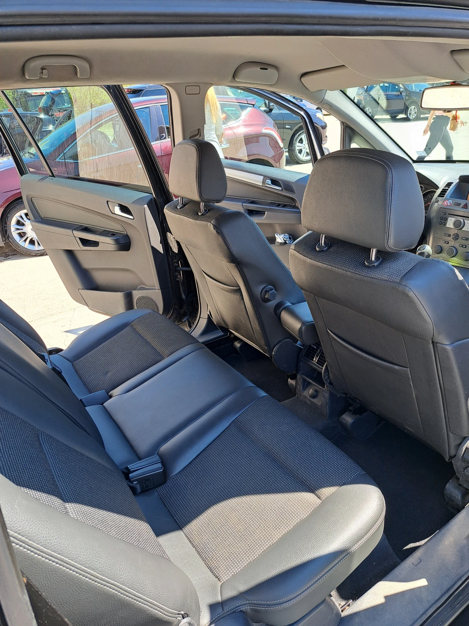 Opel Zafira, снимка 17 - Автомобили и джипове - 54247852