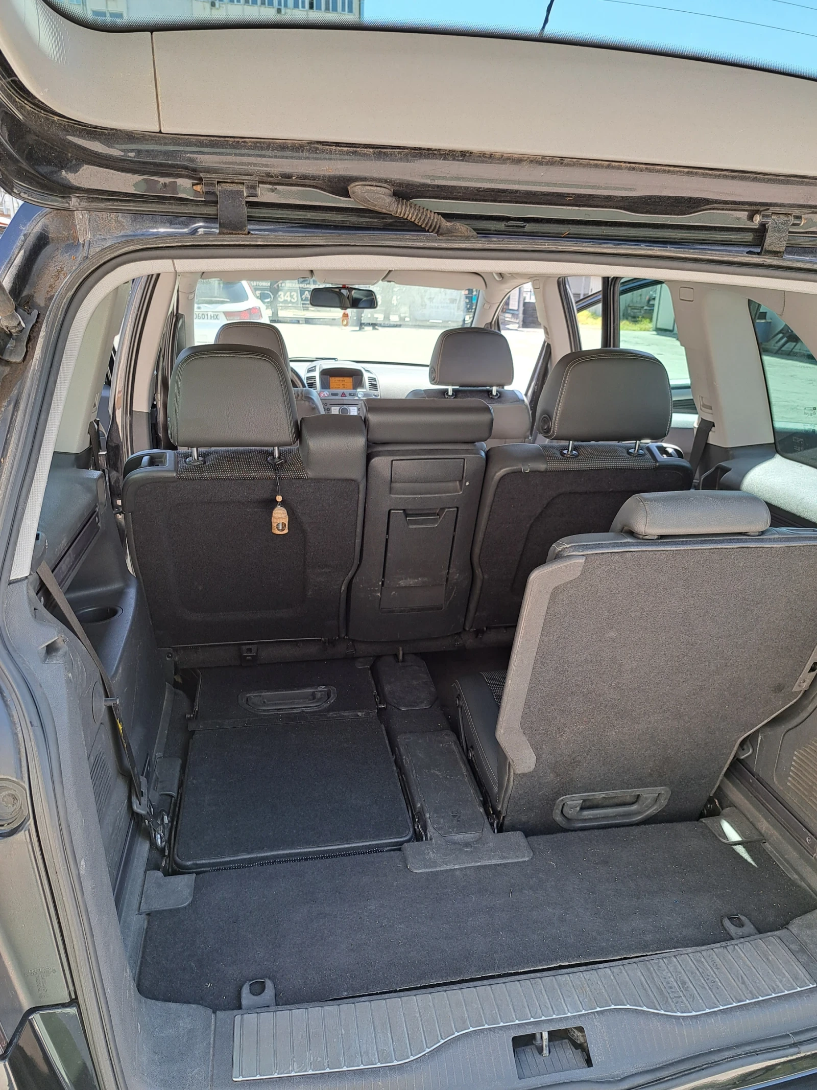 Opel Zafira, снимка 15 - Автомобили и джипове - 54247852