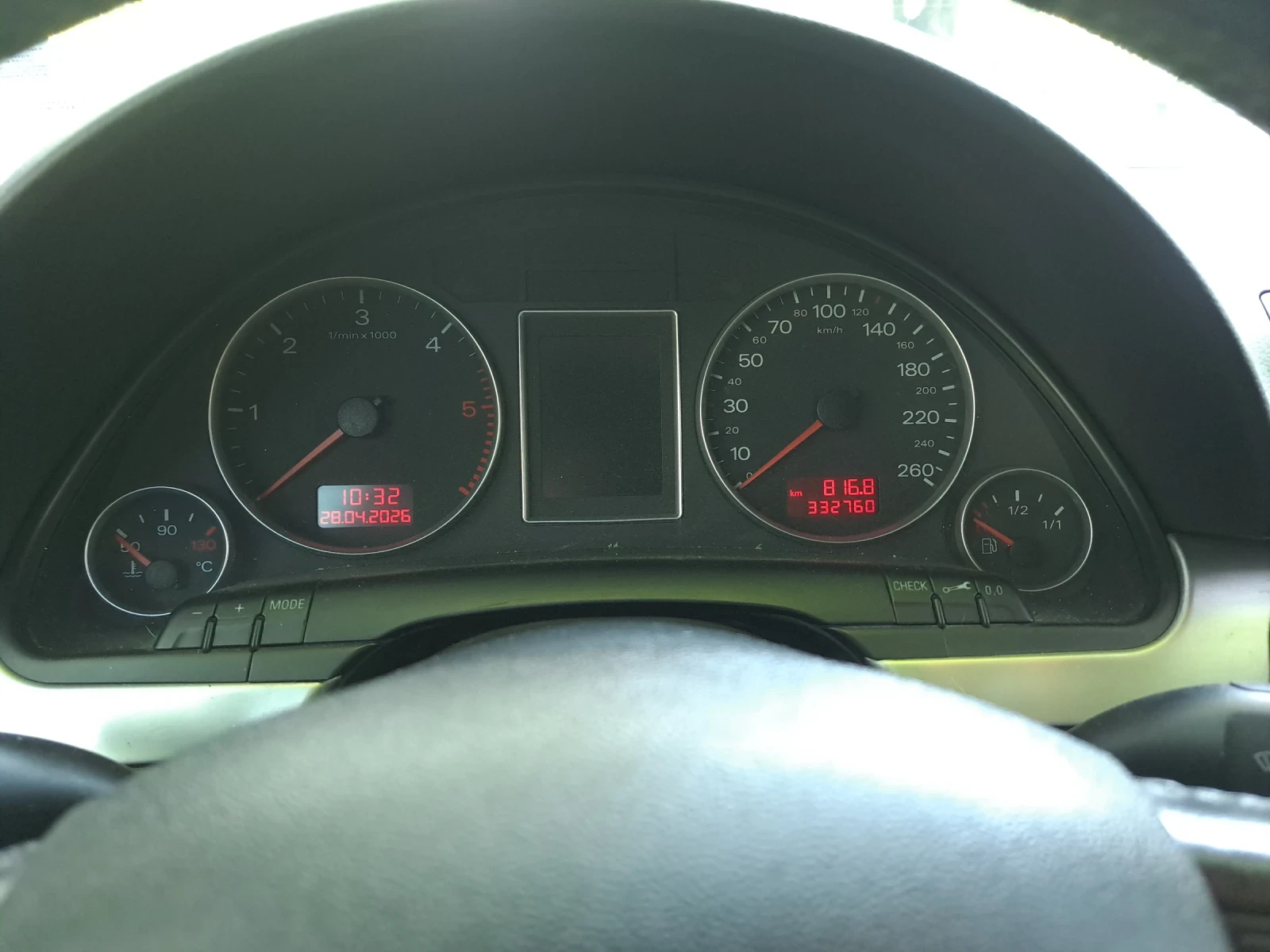 Audi A4 2.0 TDI, снимка 8 - Автомобили и джипове - 54459656