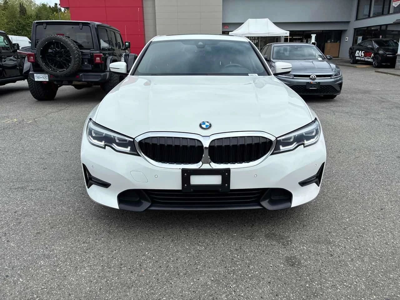 BMW 330 i xDrive/ПОДГРЕВИ/ШИБИДАХ/360 CAM, снимка 2 - Автомобили и джипове - 54488482