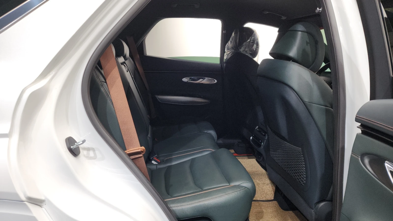 Genesis GV70, снимка 10 - Автомобили и джипове - 54895164
