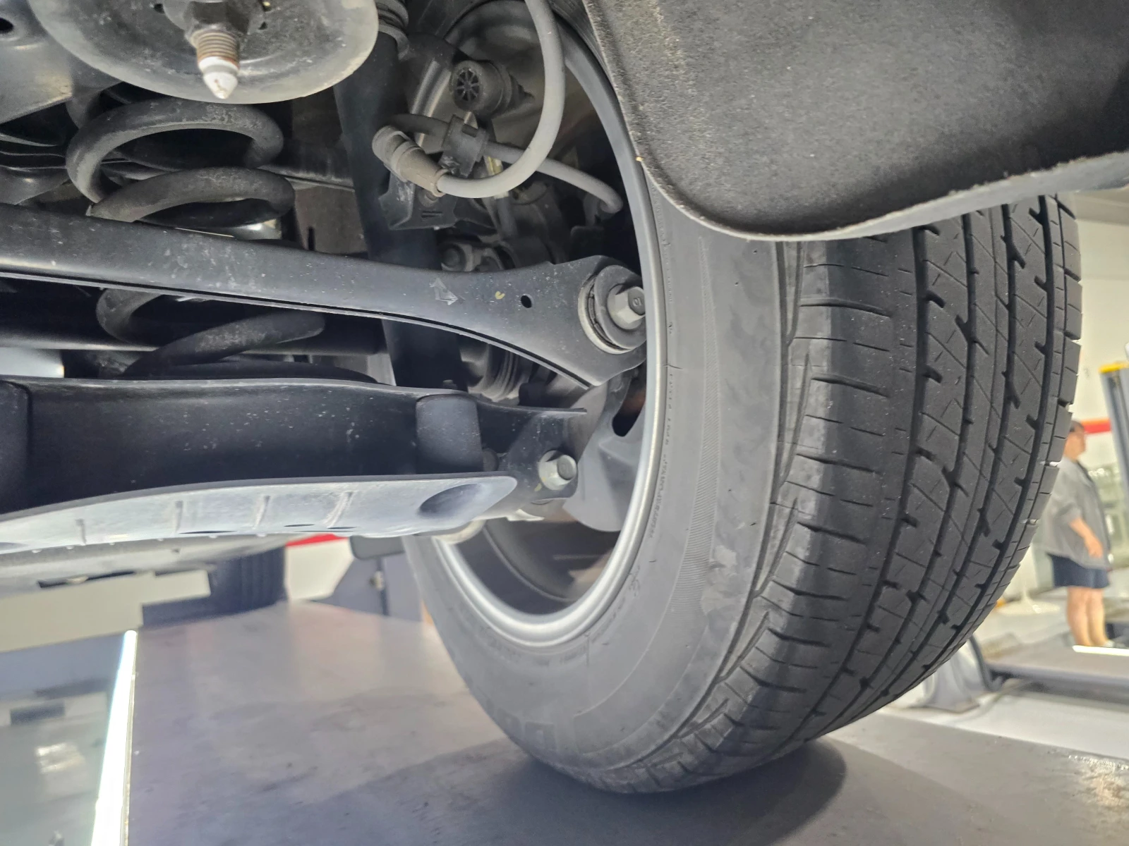 Genesis GV70, снимка 15 - Автомобили и джипове - 54895164
