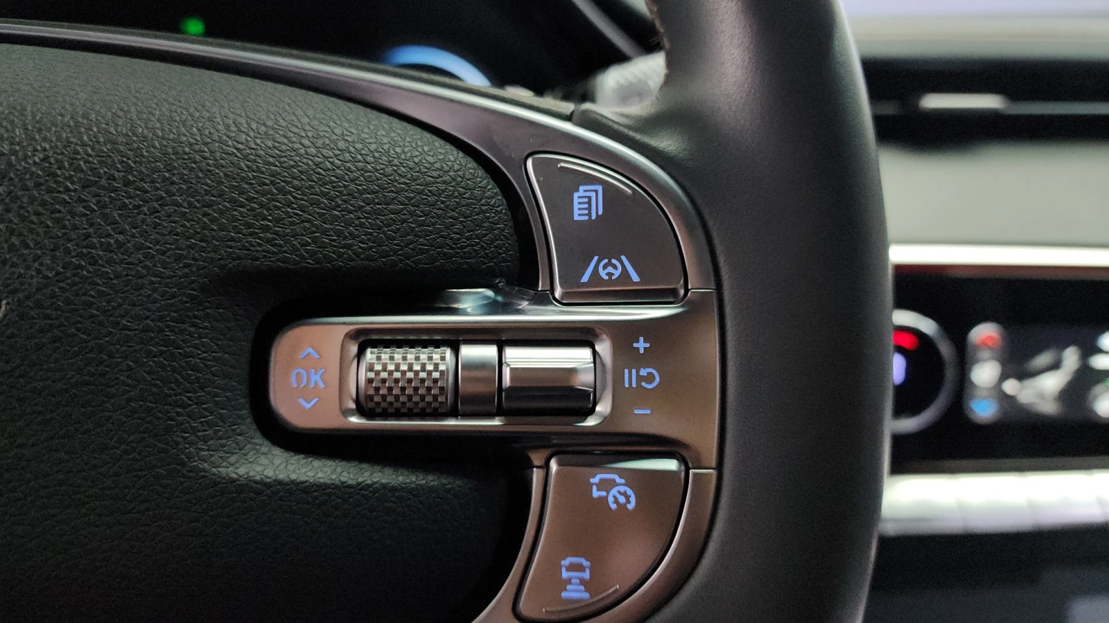Genesis GV70, снимка 4 - Автомобили и джипове - 54895164