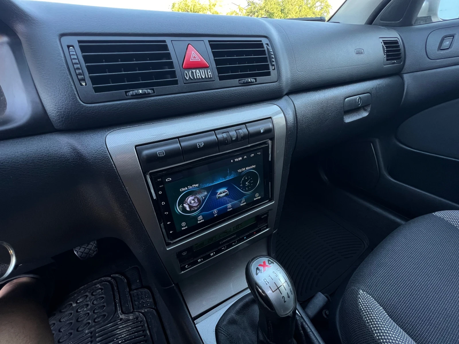Skoda Octavia 1.9TDI 101k.c * 4x4* Климатик* , снимка 13 - Автомобили и джипове - 54917753
