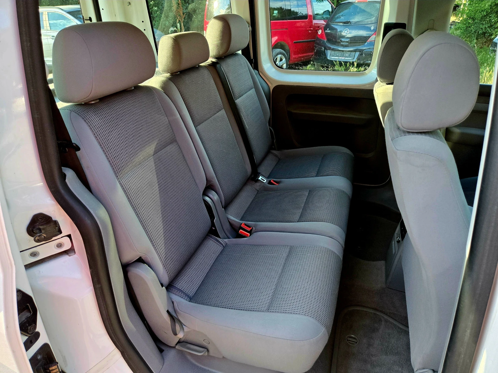 VW Caddy 2.0 CNG Германия Клима Седалково Реални КМ , снимка 11 - Автомобили и джипове - 55225192