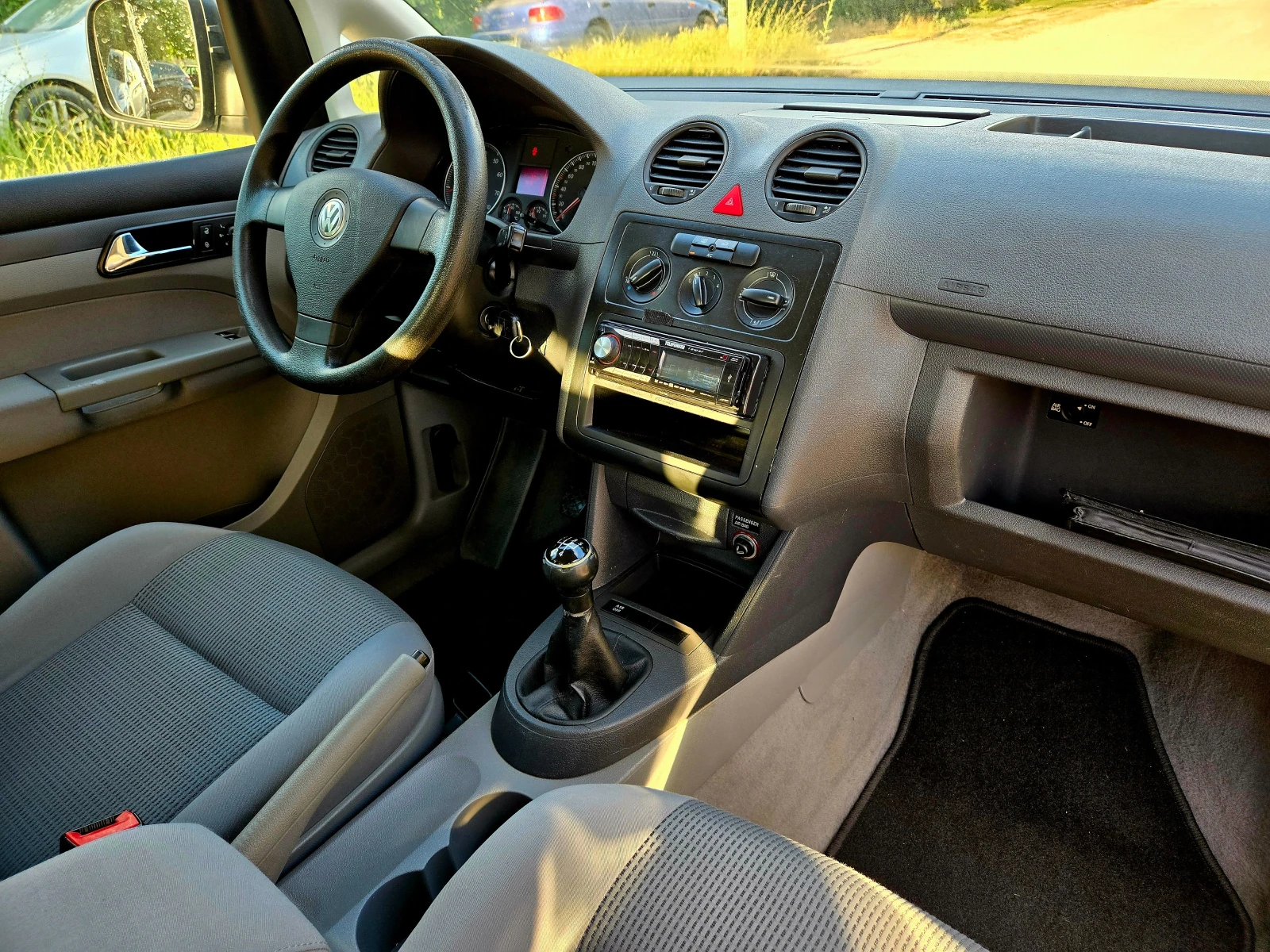 VW Caddy 2.0 CNG Германия Клима Седалково Реални КМ , снимка 12 - Автомобили и джипове - 55225192
