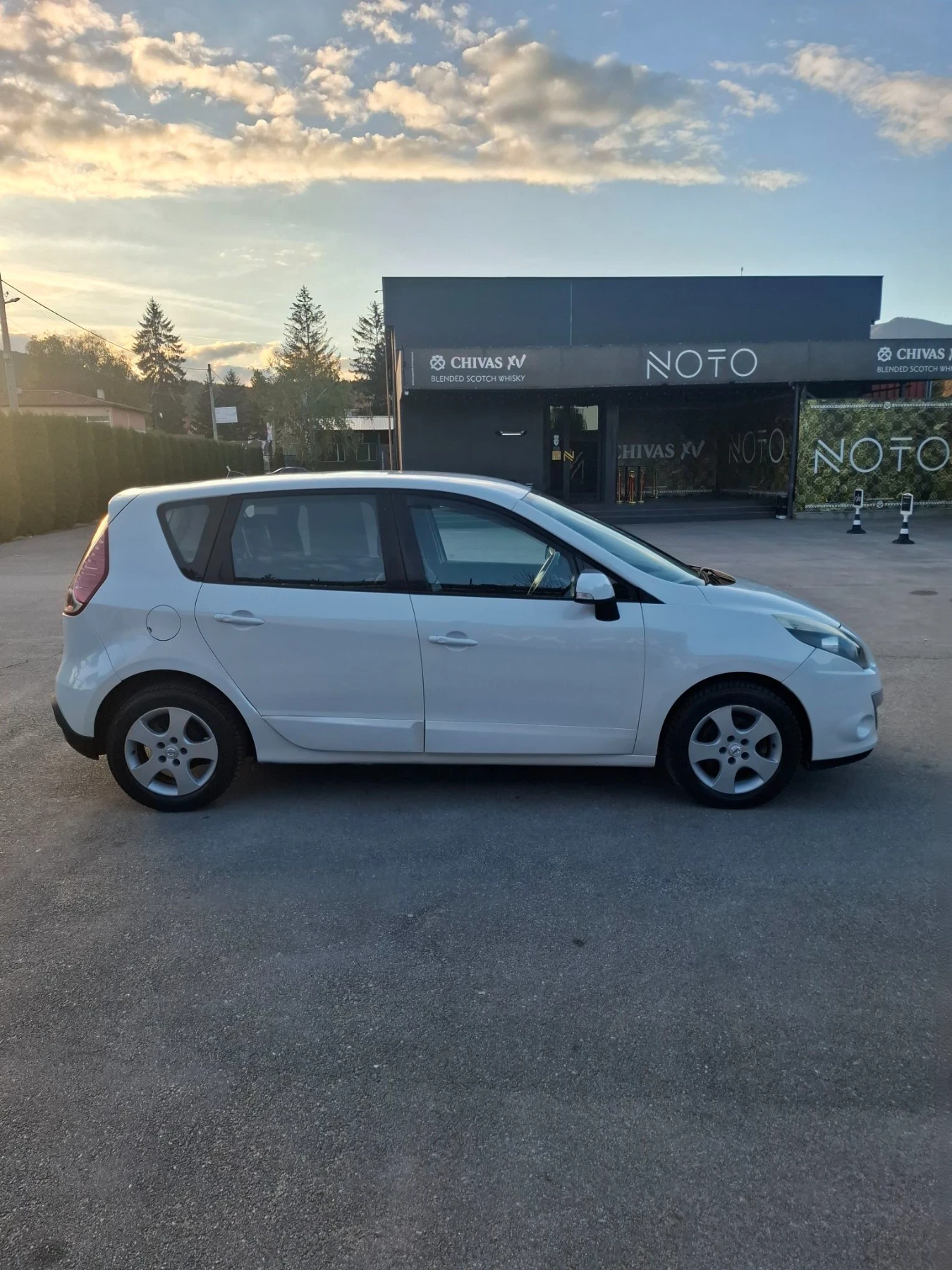 Renault Scenic 1.5DCI X-MODE АВТОМАТИК , снимка 8 - Автомобили и джипове - 56639009