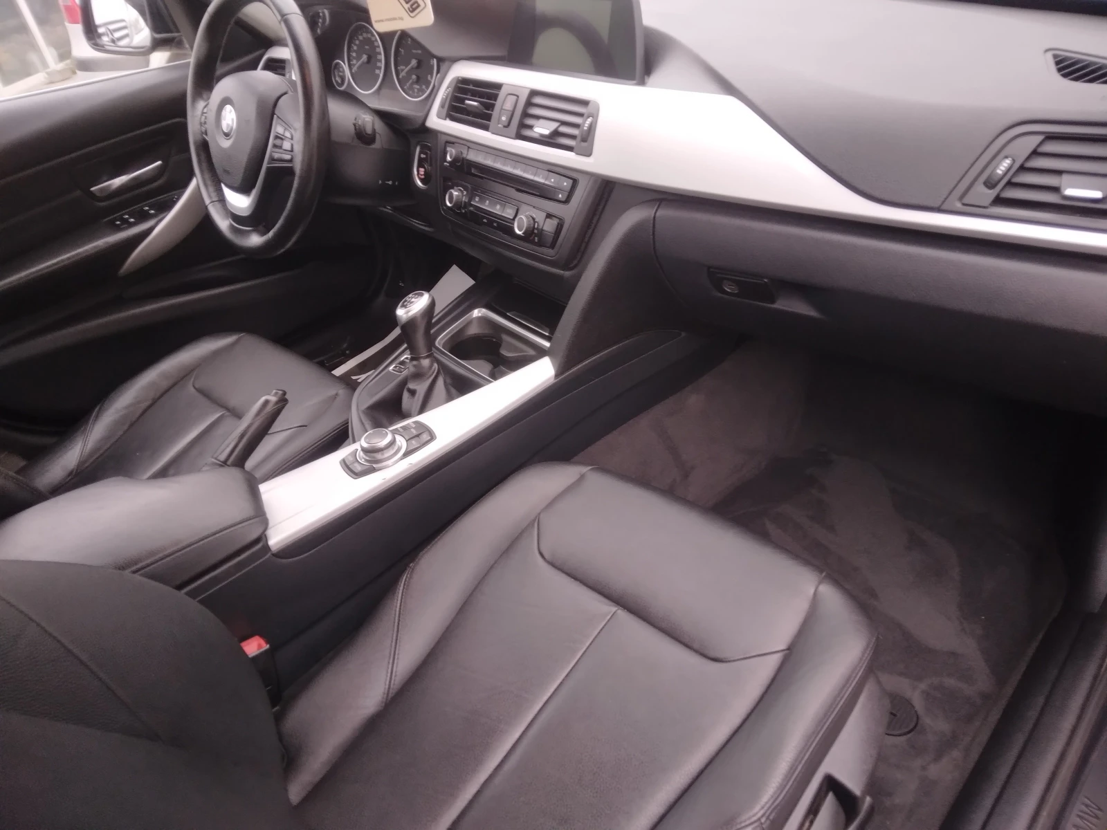 BMW 320 2.0 ръчна кутия, снимка 12 - Автомобили и джипове - 56695602