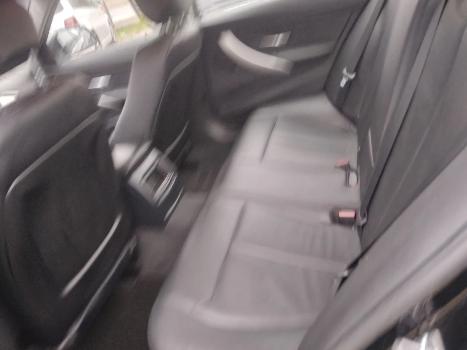 BMW 320 2.0 ръчна кутия, снимка 16 - Автомобили и джипове - 56695602