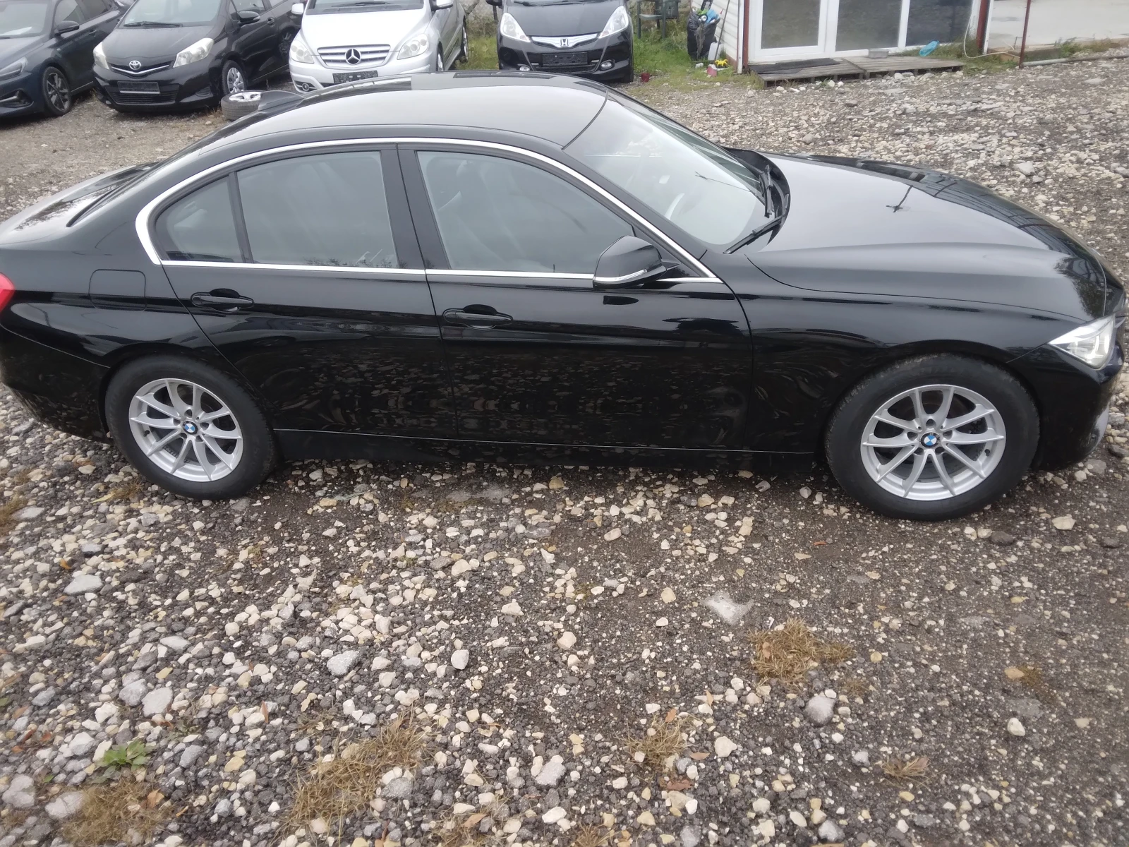 BMW 320 2.0 ръчна кутия, снимка 9 - Автомобили и джипове - 56695602