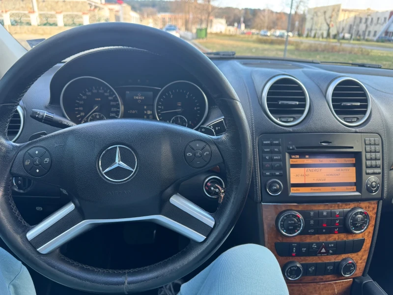 Mercedes-Benz GL 320 CDI, снимка 9 - Автомобили и джипове - 48802924