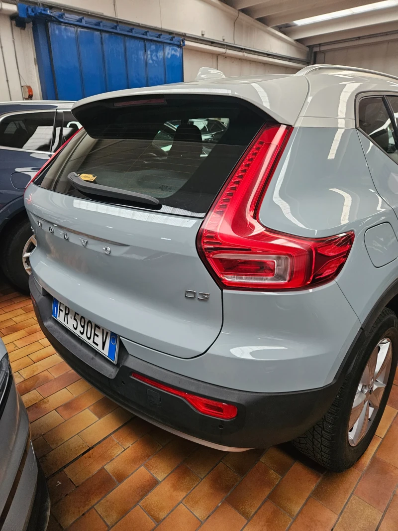 Volvo XC40 2.0 150kс, снимка 6 - Автомобили и джипове - 49085036