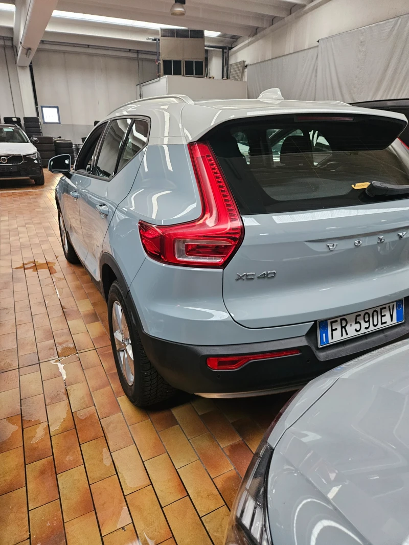 Volvo XC40 2.0 150kс, снимка 4 - Автомобили и джипове - 49085036