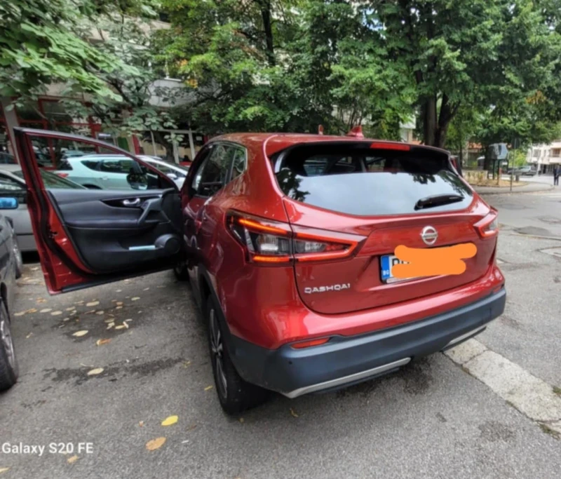 Nissan Qashqai, снимка 12 - Автомобили и джипове - 51532295