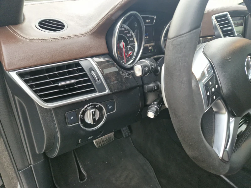 Mercedes-Benz ML 63 AMG 6.3 AMG DESIGNO, снимка 16 - Автомобили и джипове - 52261676
