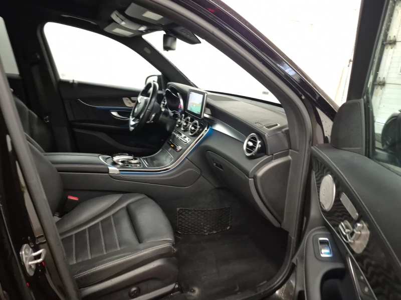 Mercedes-Benz GLC 43 AMG PANO/KEYLESS/LANE ASSIT/NAVI/ПОДГРЕВ, снимка 17 - Автомобили и джипове - 52707646