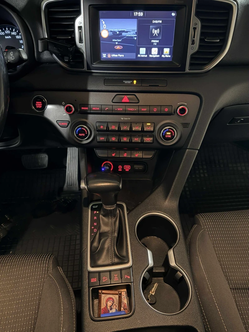 Kia Sportage, снимка 11 - Автомобили и джипове - 53224921