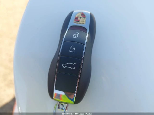 Porsche Macan КОЖА* ПОДГРЕВ* ПАРКТРОНИК* НАВИ* , снимка 14 - Автомобили и джипове - 53697959