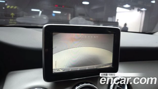 Mercedes-Benz GLA 200, снимка 15 - Автомобили и джипове - 56077602