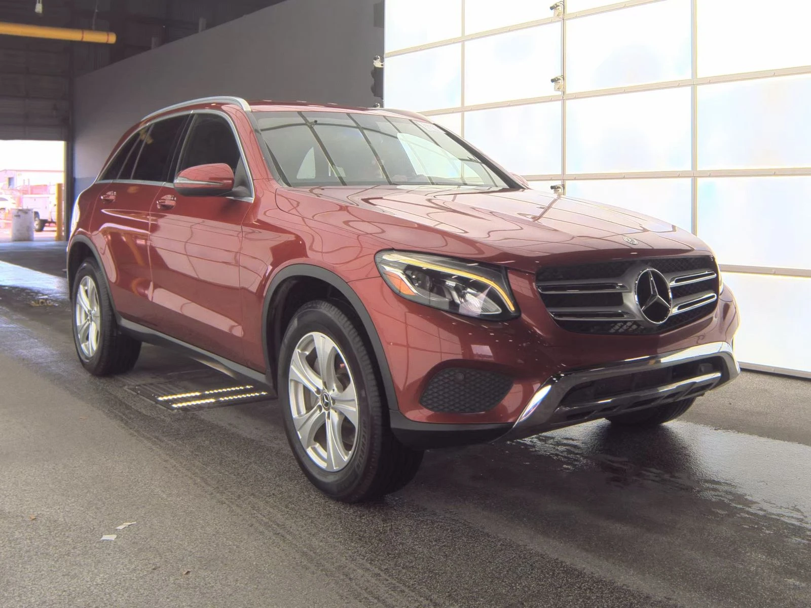 Mercedes-Benz GLC 300 (AMG-Pack) Park Assits* 360* LED* CarPlay*  - изображение 3