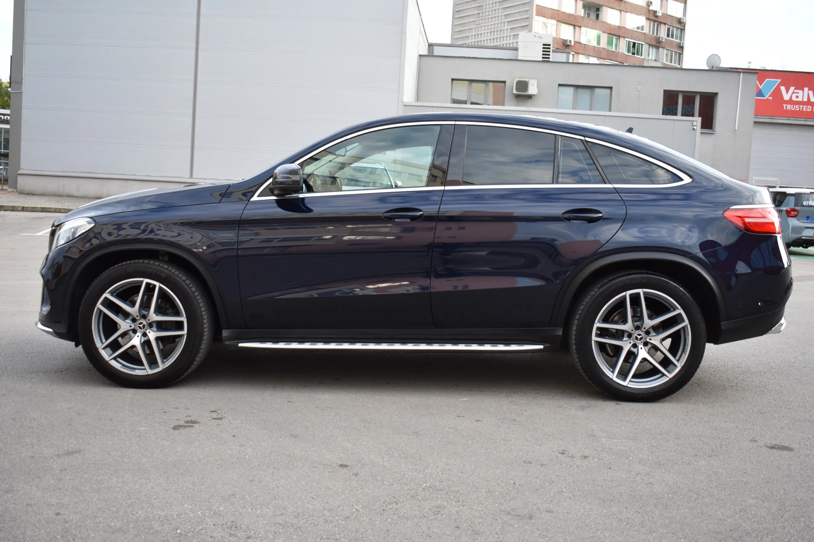 Mercedes-Benz GLE 350 AMG PREMIUM= 9GTRONIC= 4MATIC= ОБСЛУЖЕН= УНИКАЛЕН! - изображение 3