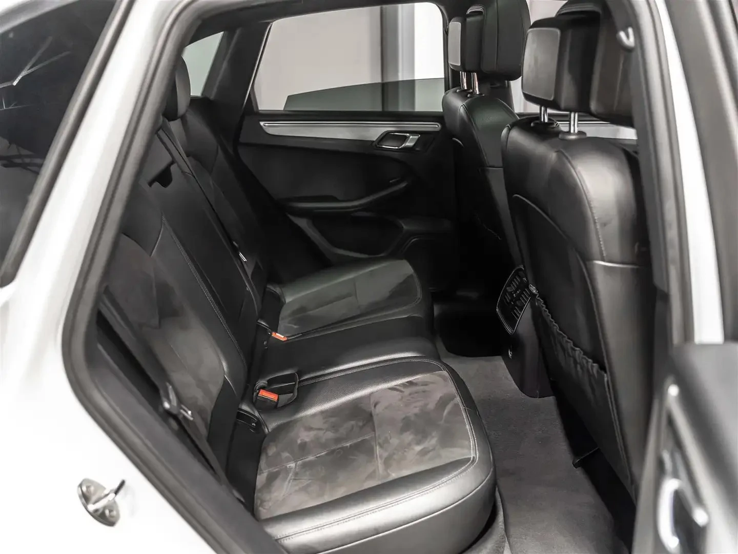 Porsche Macan ЦЕНА ДО БЪЛГАРИЯ РЕГИСТРАЦИЯ & АВТОКРЕДИТ, снимка 13 - Автомобили и джипове - 55153726