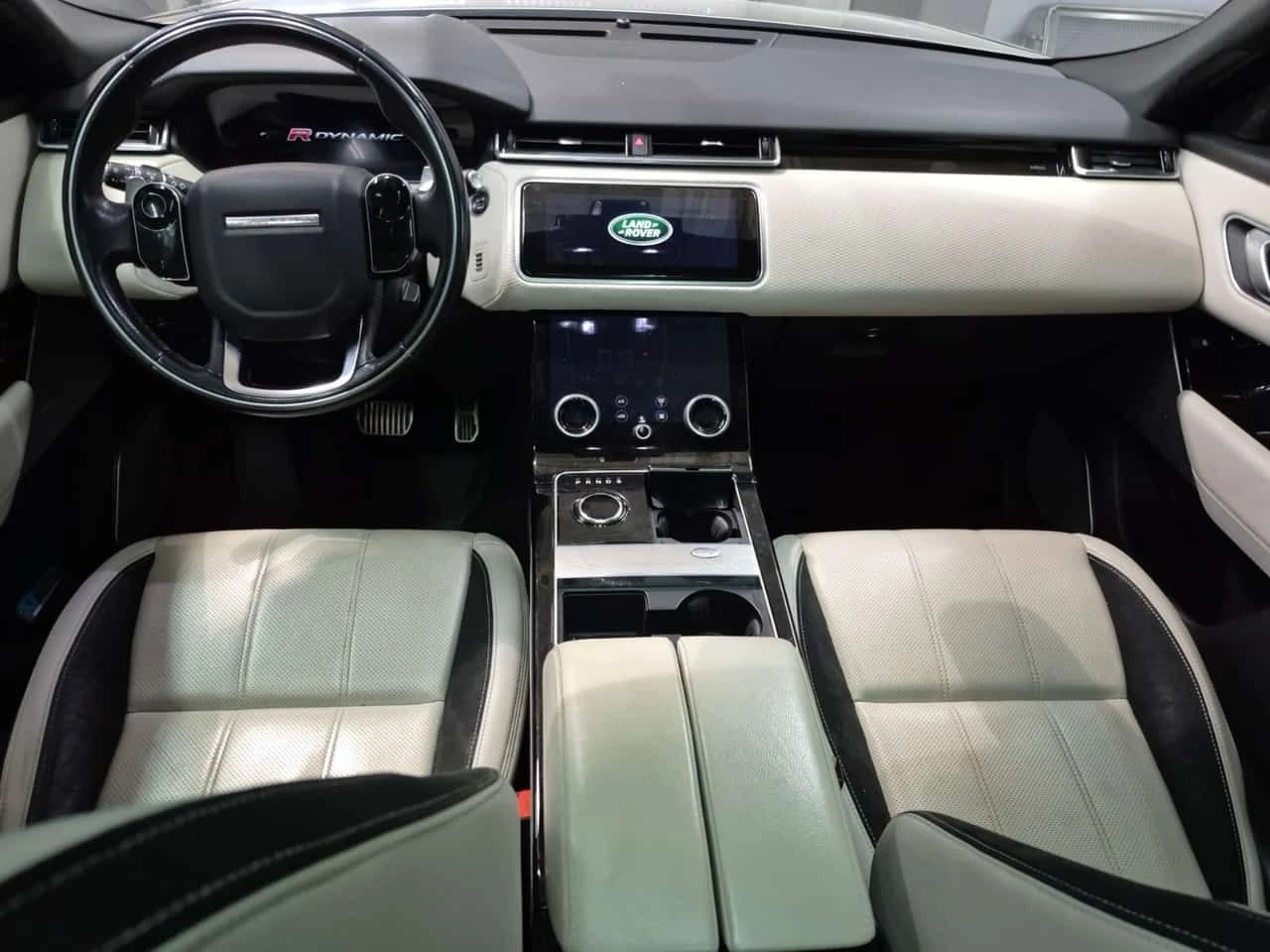 Land Rover Range Rover Velar  R DYNAMIC SE | PANO | ЦЕНА ДО БЪЛГАРИЯ , снимка 10 - Автомобили и джипове - 55190969