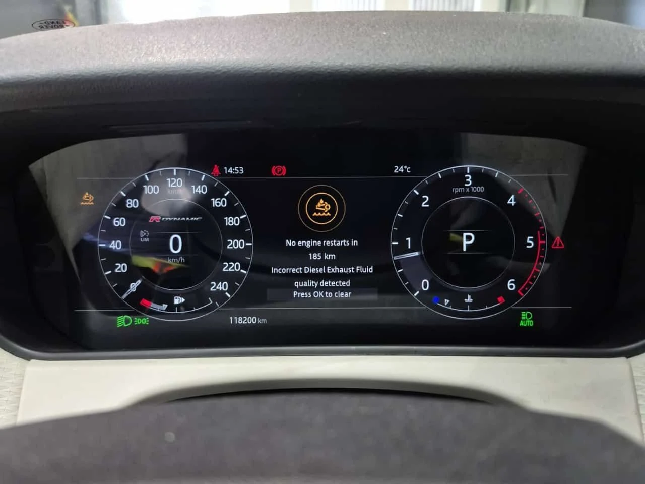 Land Rover Range Rover Velar  R DYNAMIC SE | PANO | ЦЕНА ДО БЪЛГАРИЯ , снимка 9 - Автомобили и джипове - 55190969