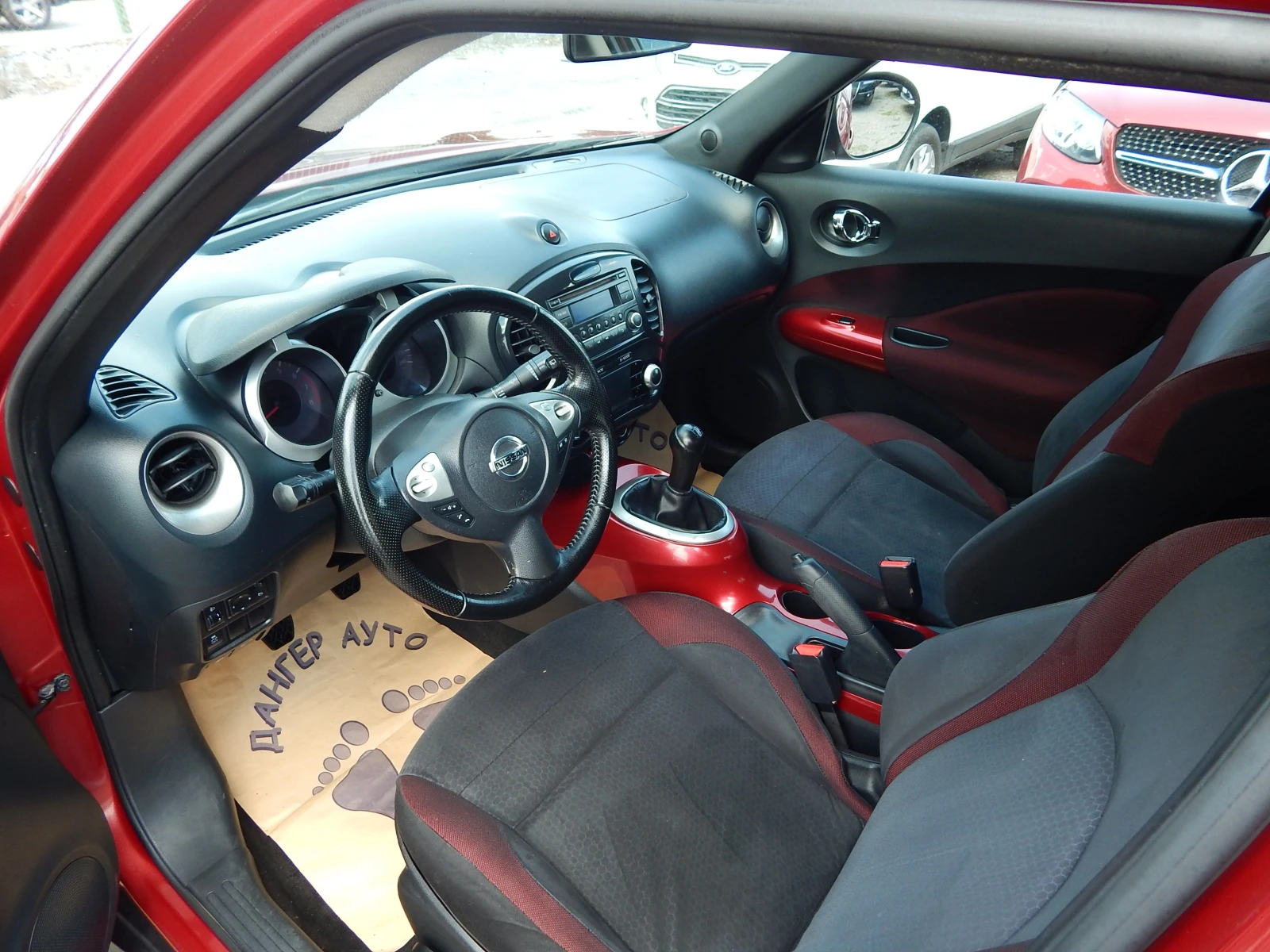 Nissan Juke 1.6i* EURO5* , снимка 9 - Автомобили и джипове - 55249724