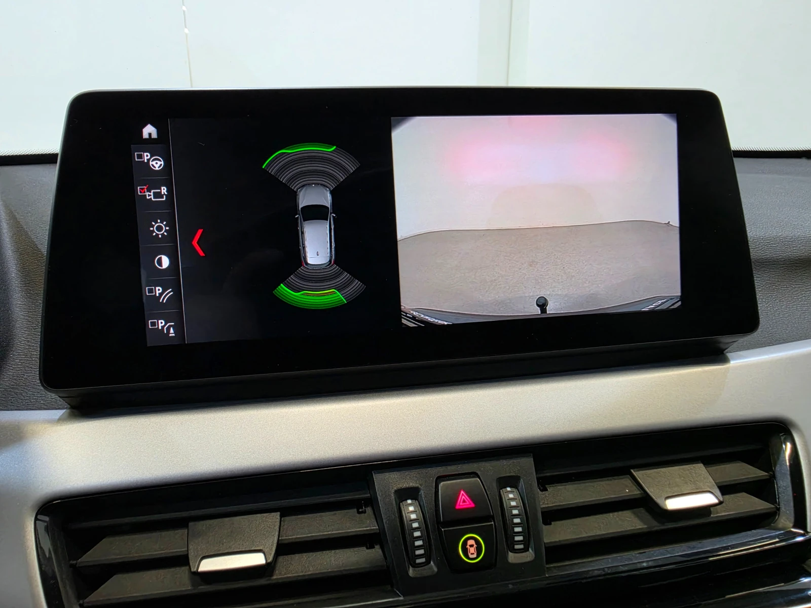 BMW X1 xDrive25e Plug-In Hybrid, снимка 10 - Автомобили и джипове - 55276606