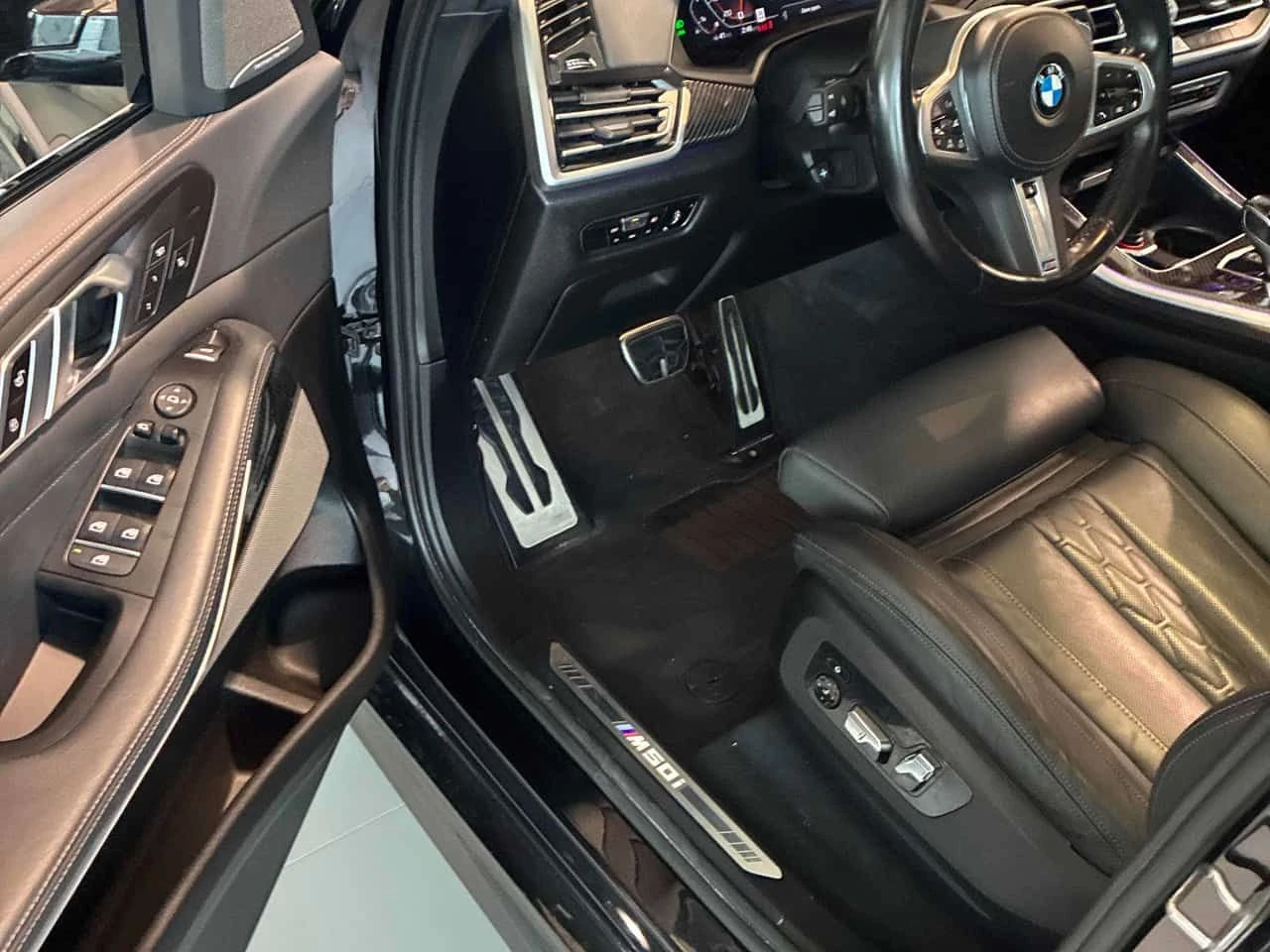 BMW X5 M50i  CARFAX, снимка 5 - Автомобили и джипове - 55513809