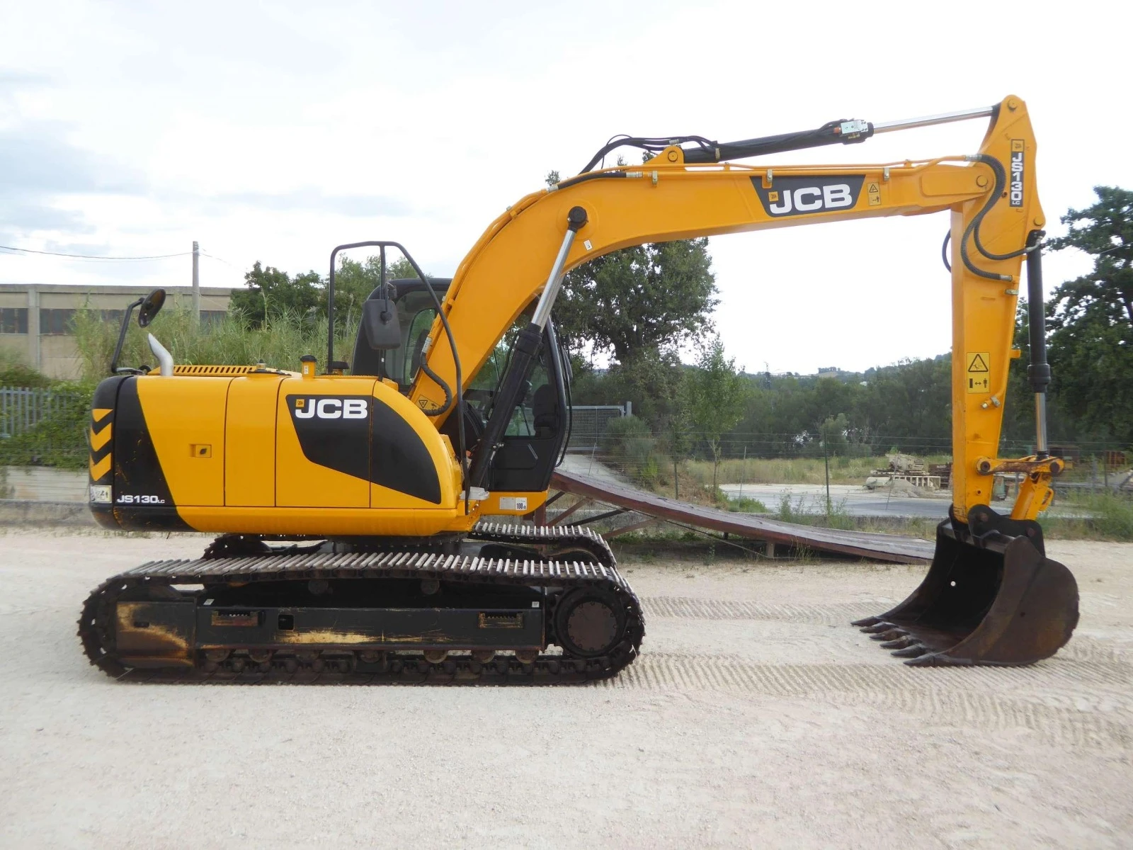 Багер JCB JS130LC - изображение 3