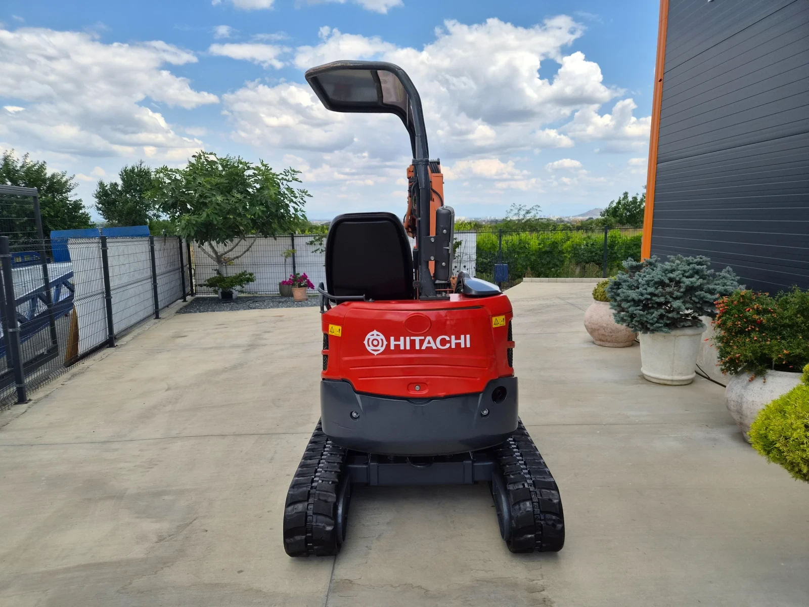Багер Hitachi ZX15UR / 1.5 тона / РАЗТВАРЯ ВЕРИГИТЕ / НАЛИЧЕН !!, снимка 4 - Индустриална техника - 55173181