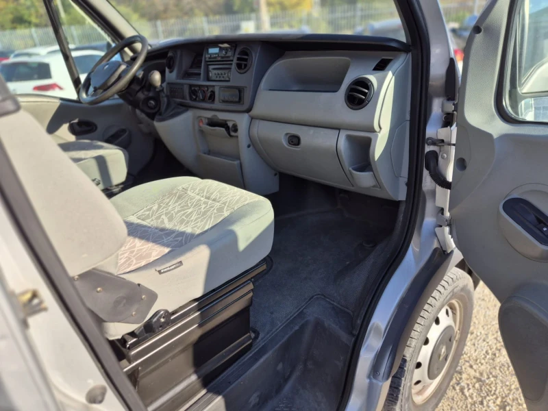 Кемпер Renault Master, снимка 9 - Каравани и кемпери - 52169980