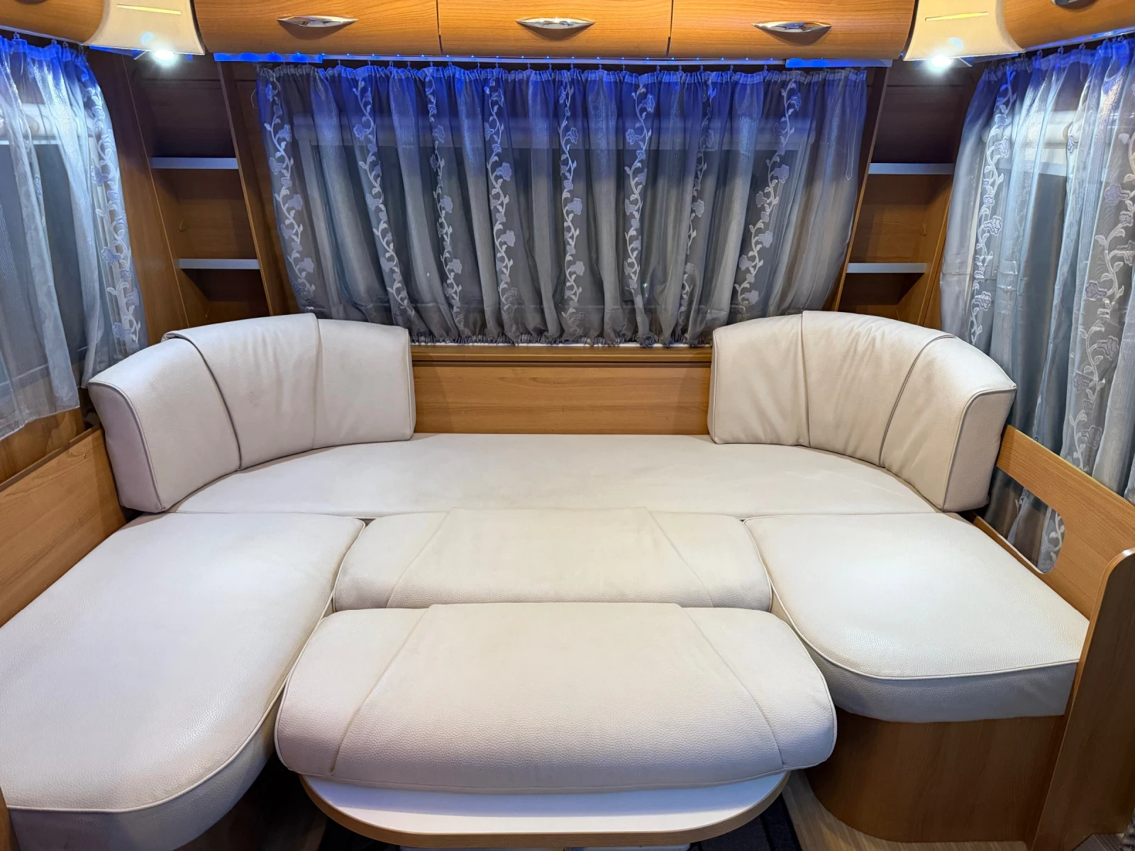 Каравана LMC Kondor Junior -КЛИМАТИК/СОЛАР/ИНВЕРТОР 3kw/TOP, снимка 15 - Каравани и кемпери - 54084618