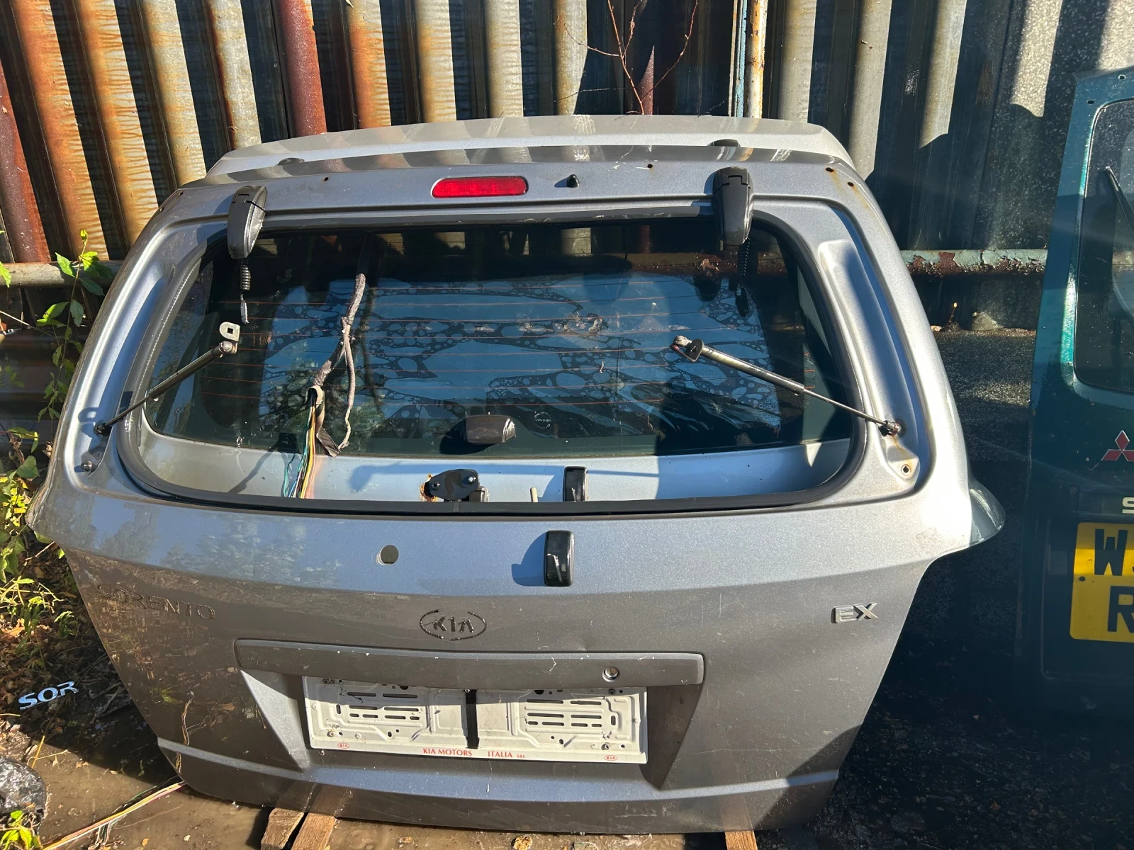 Киа Соренто заден капак, снимка 4 - Части - 56340886