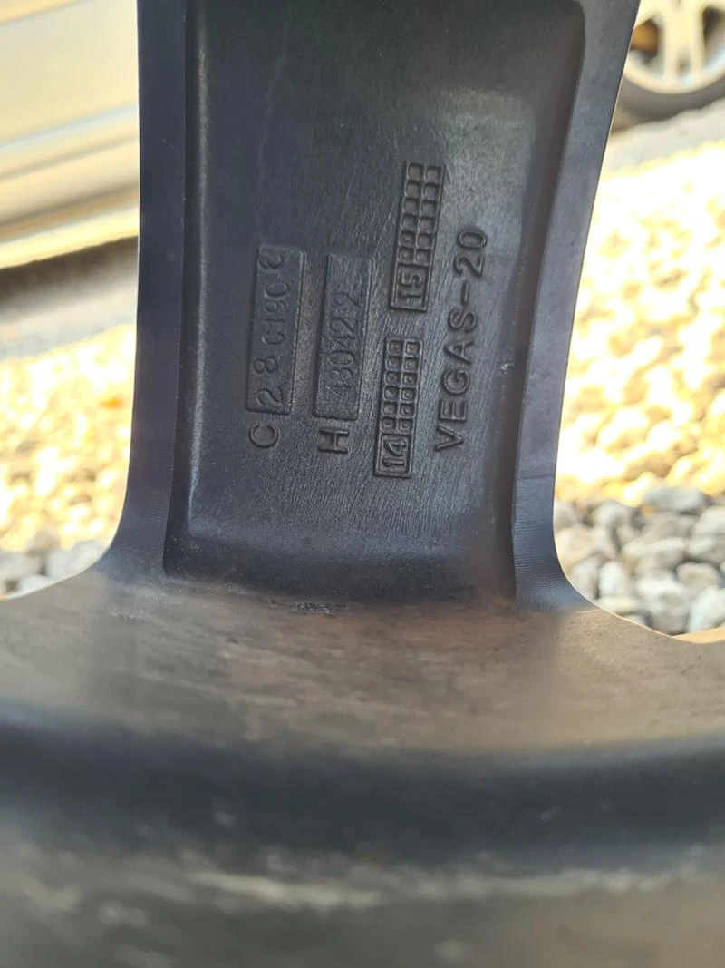    255/35R20 | Mobile.bg   10