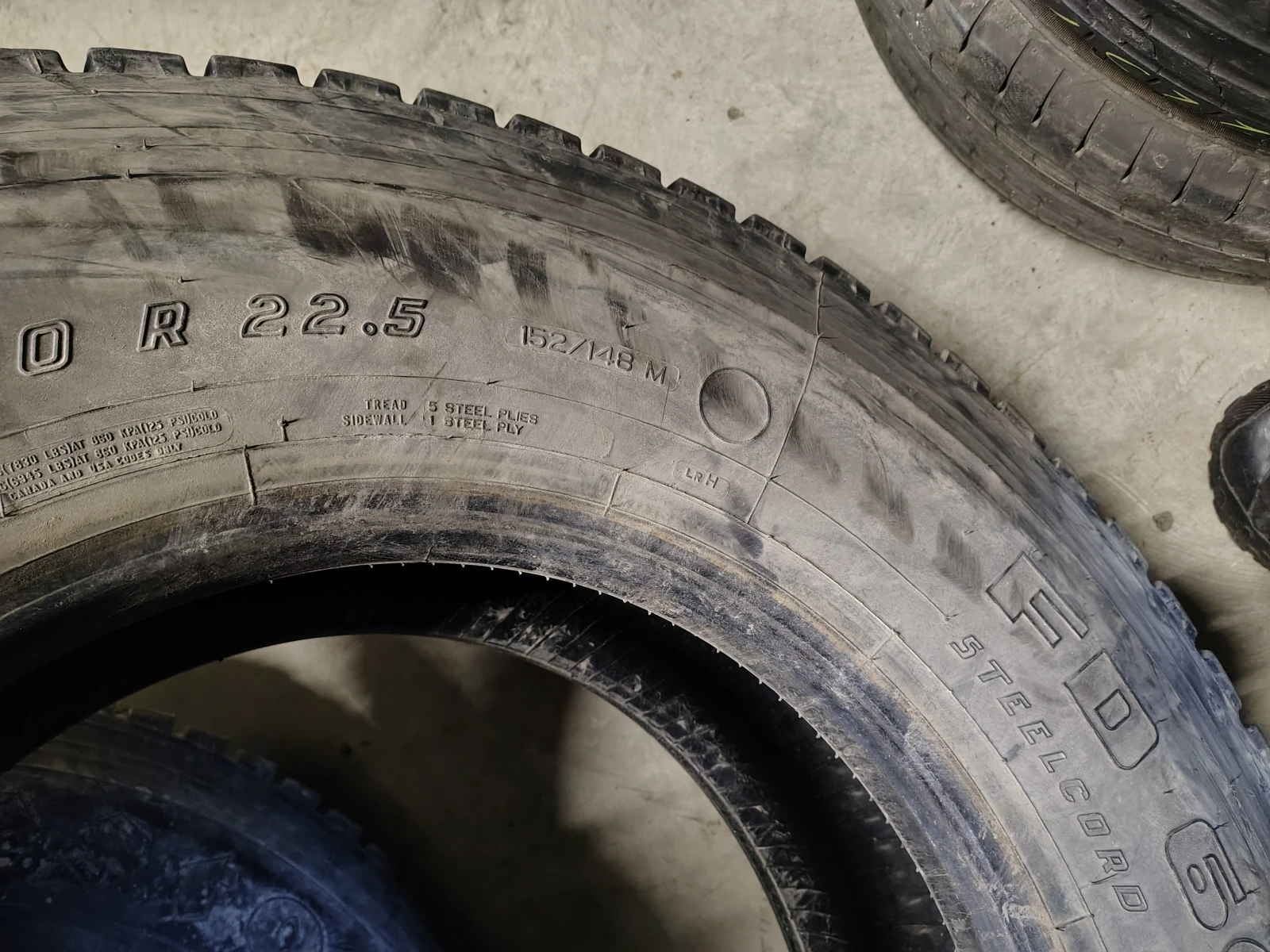 Гуми Всесезонни 295/80R22.5, снимка 7 - Гуми и джанти - 55841308