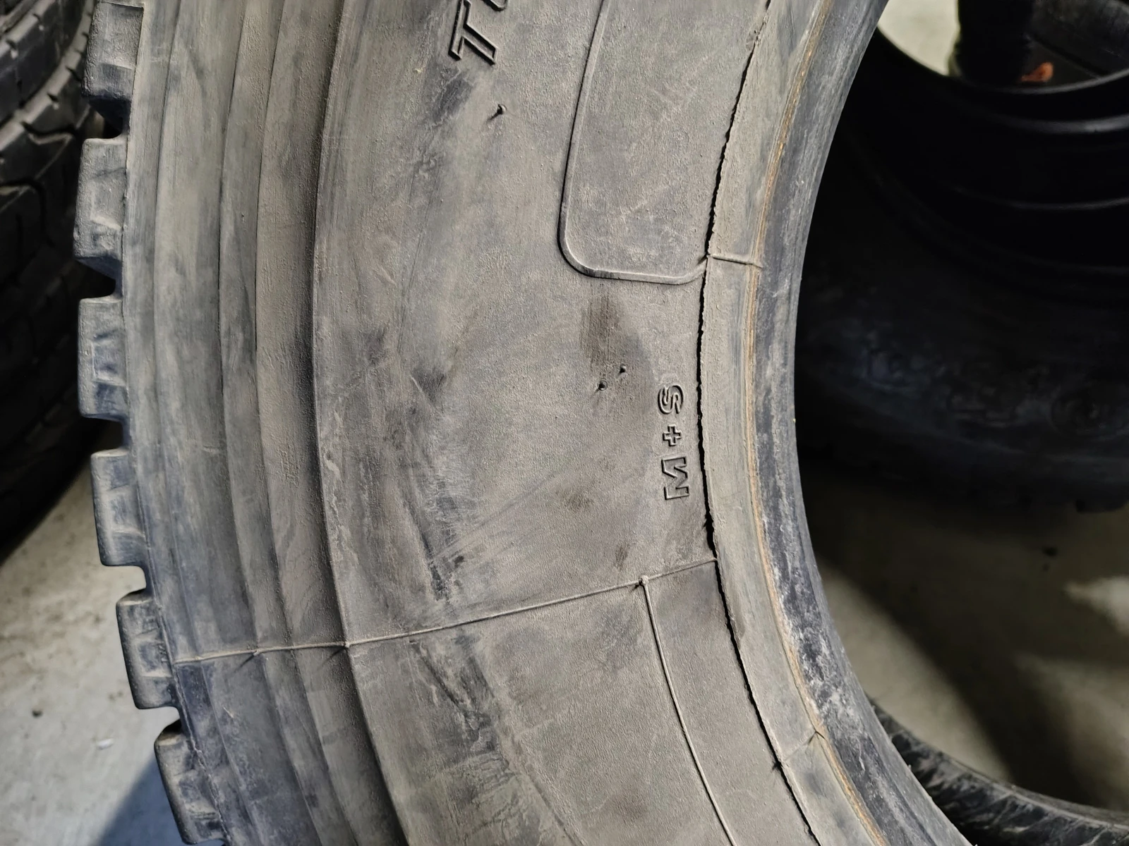 Гуми Всесезонни 295/80R22.5, снимка 8 - Гуми и джанти - 55841308